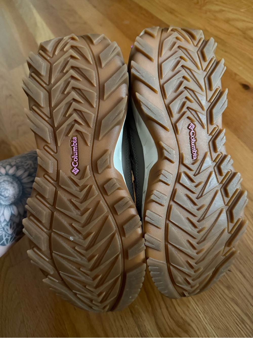 Women’s Columbia Strata Trail Low Waterproof Hiking Shoes - Picture 5 of 6